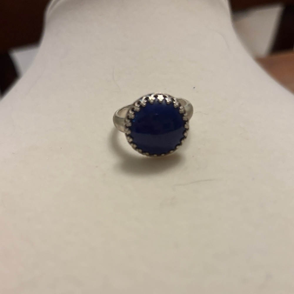 Elegant Silver and Lapis Lazuli Stone Ring